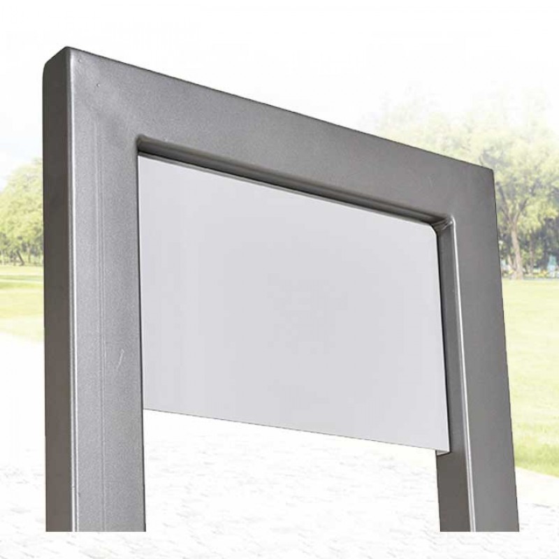 Tòtem parada d'autobús Milà